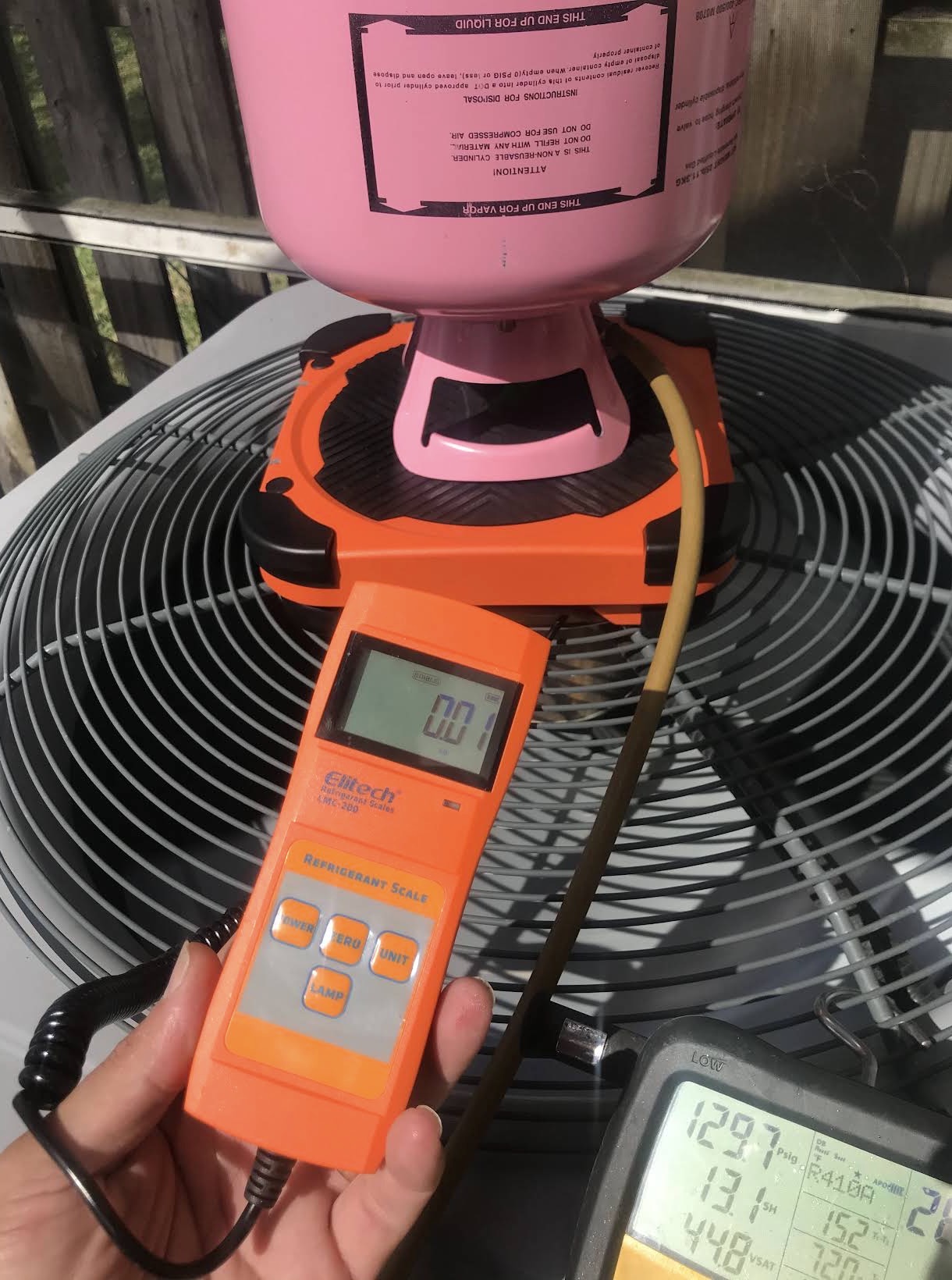 Weighing in R-410A refrigerant with a digital charging scale